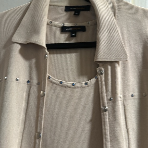 Comfortable top, and tank top. Perfect for an office. Light brown/tan. Medium. - Picture 2 of 2